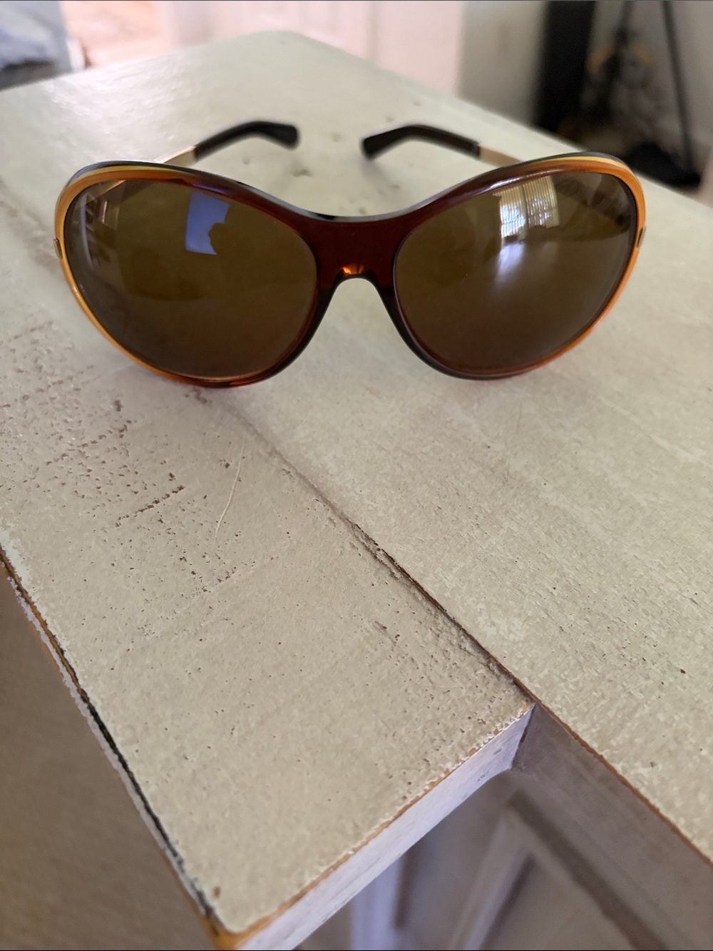 Women's Amber/Brown Oversized Sunglasses - Sleek Casual Style